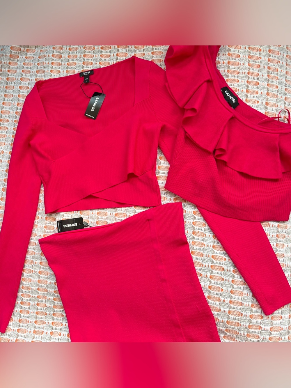 BNWT Express Hot Pink One-Shoulder Ruffle Crop Top - Picture 11 of 11